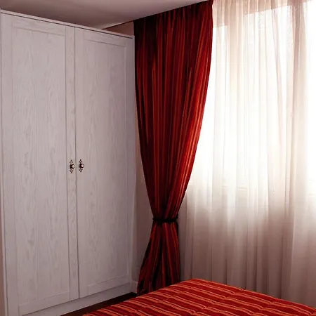 Sofia Hotel Apartments شقة *