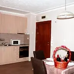 Sofia Hotel Apartments דירה